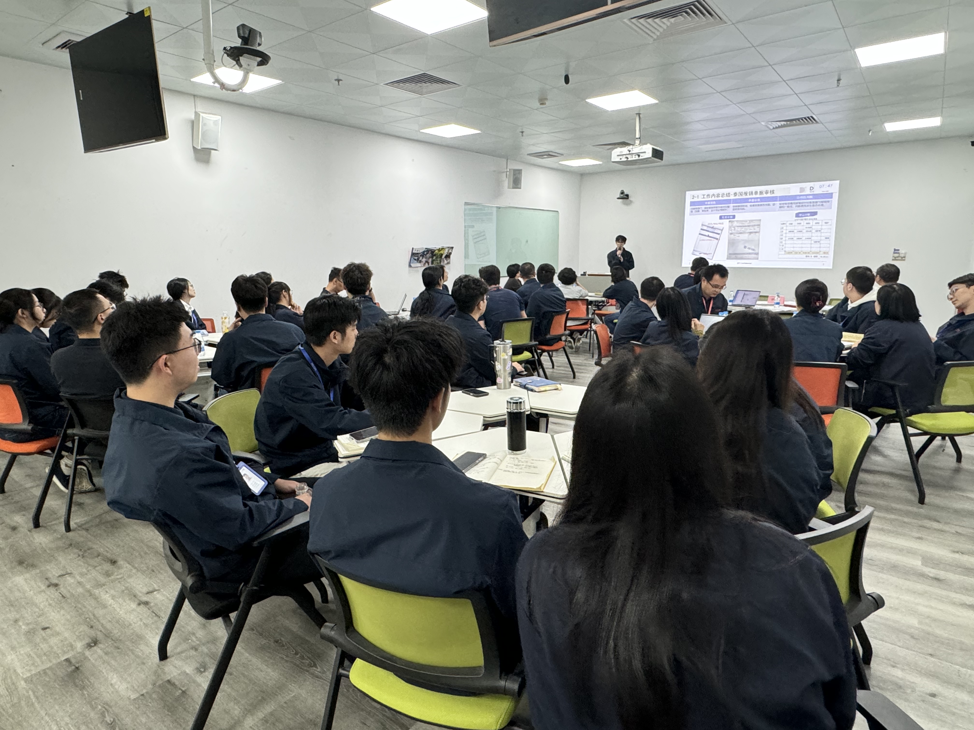 看见jinnianhui生力军——2025届管培生述职汇报