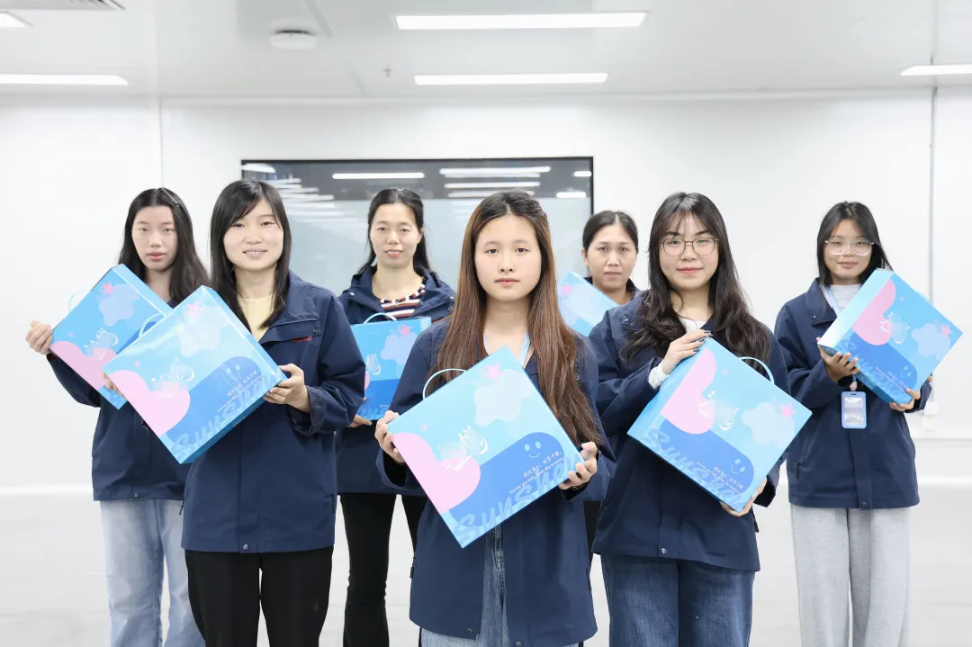 女神节：黄石“乒”出欢乐，，，，，，昭通“河妆你甜美！